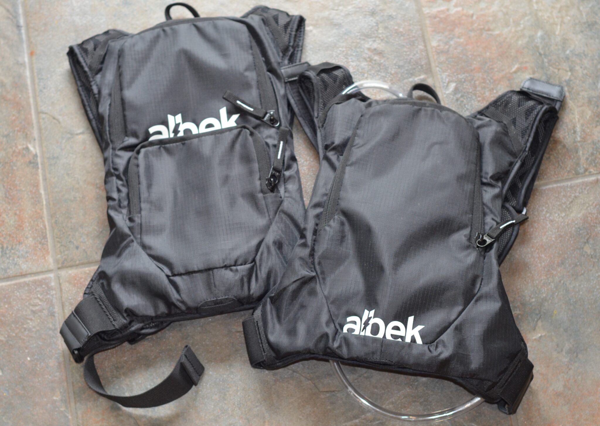 Albek Haul 3 and 4 AMB Hydration Packs Group Test