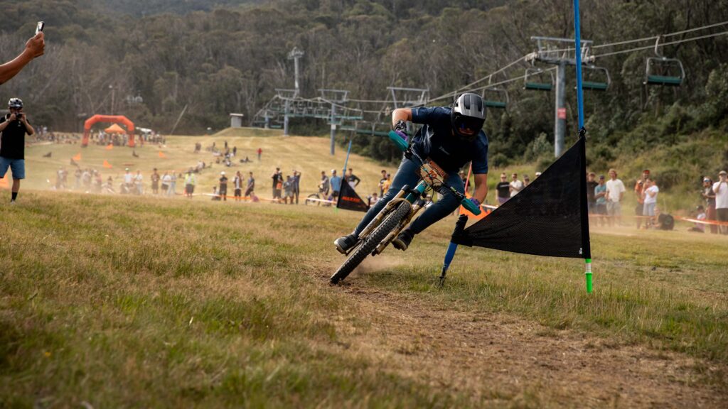 High speed cornering at Maxxis Dual Slalom